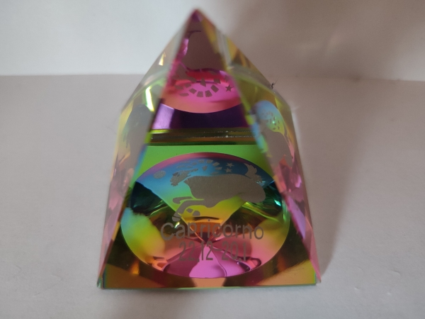 Zodiac Pyramid Capricorno
